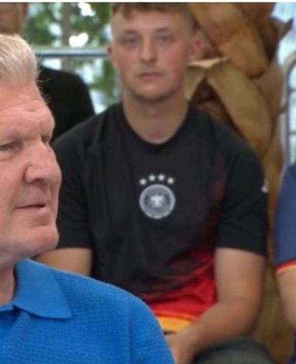 Stefan Effenberg beim WM-Doppelpass