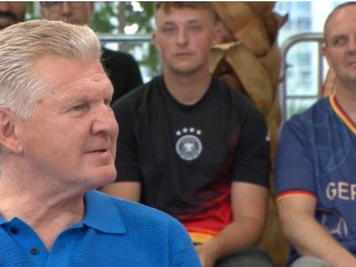 Stefan Effenberg beim WM-Doppelpass