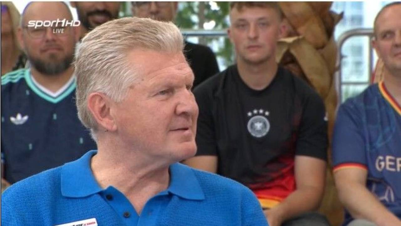 Stefan Effenberg beim WM-Doppelpass