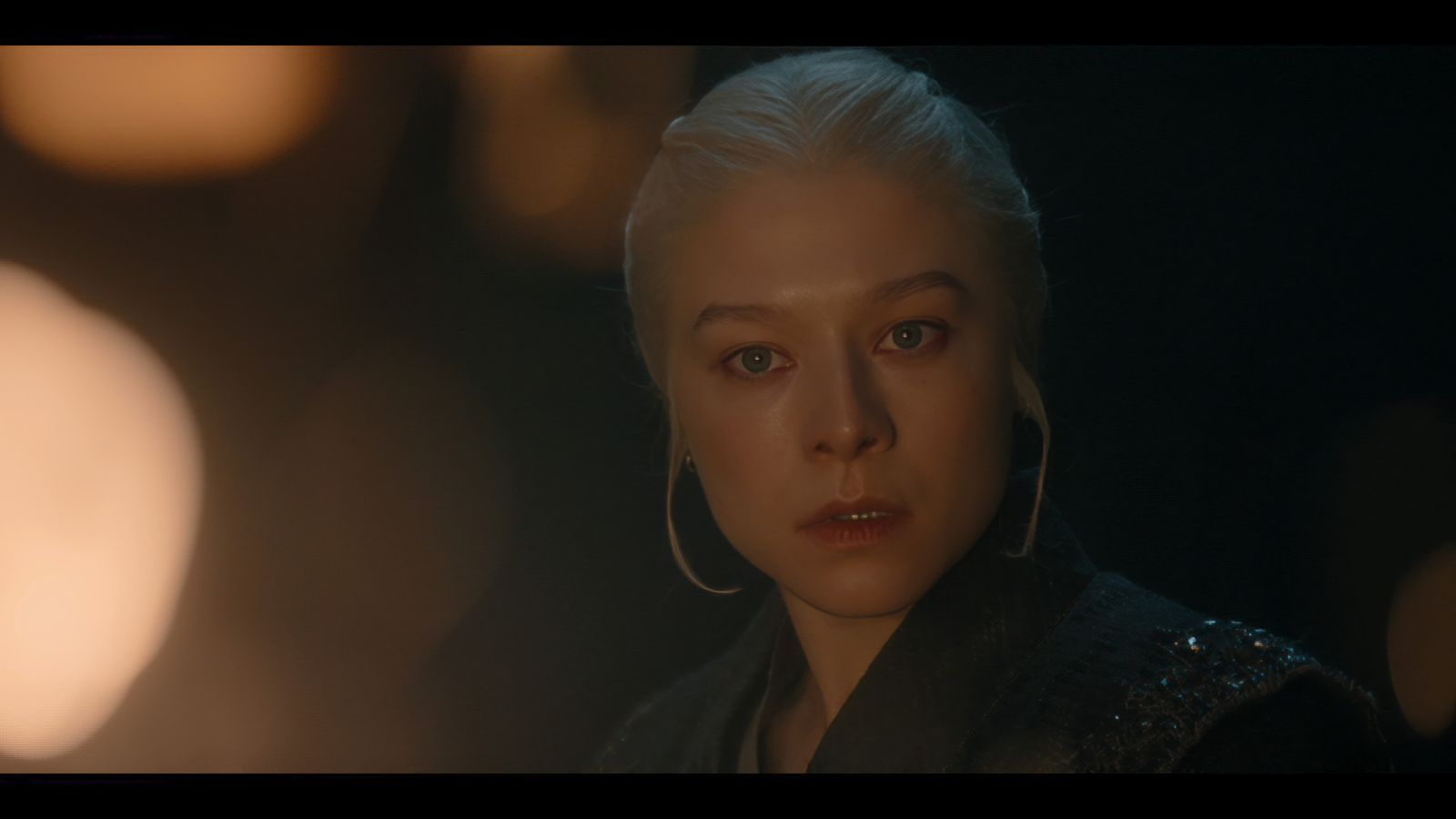Was außer Daemon keiner ahnt: Rhaenyra (Emma D'Arcy) hütet ein Geheimnis, dass nur vom König an den wahren Thronfolger weitergegeben wird.  (Bild: HBO MAX)