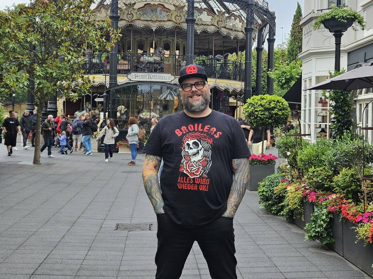 Super-Fan Andreas Sartorius im Phantasialand.
