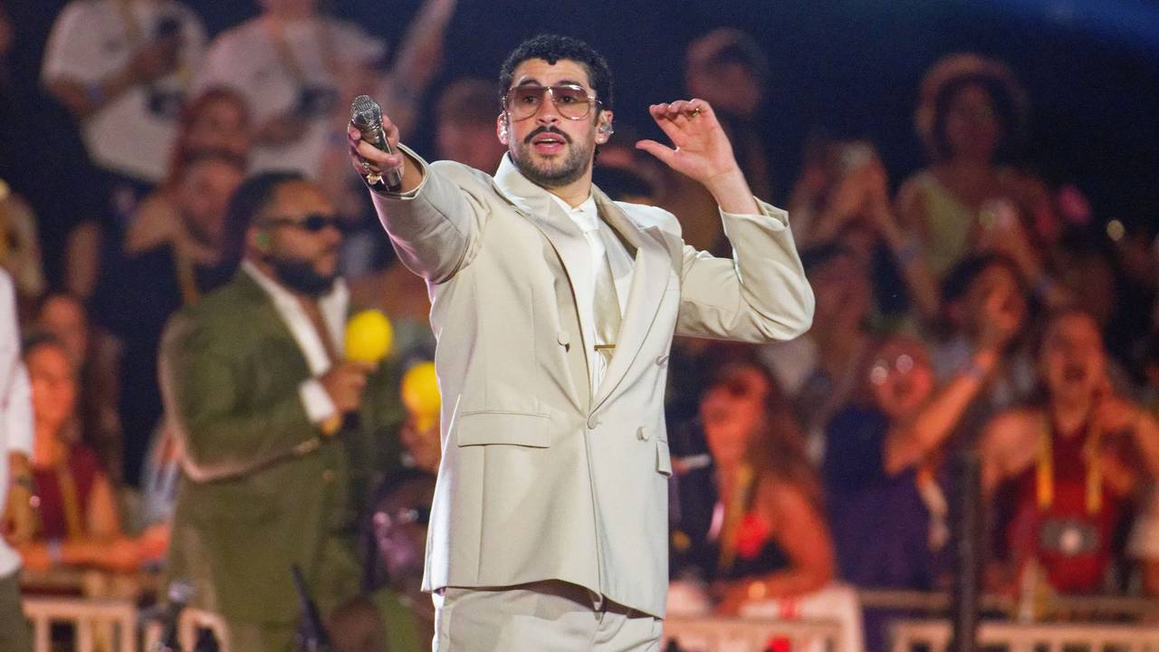 20.06.2026, NA, Düsseldorf: Reggaeton-Star Bad Bunny steht beim ersten von zwei Deutschland-Konzerten auf der Bühne. Foto: Henning Kaiser/dpa - ACHTUNG: Nur zur redaktionellen Verwendung und nur mit vollständiger Nennung des vorstehenden Credits +++ dpa-Bildfunk +++