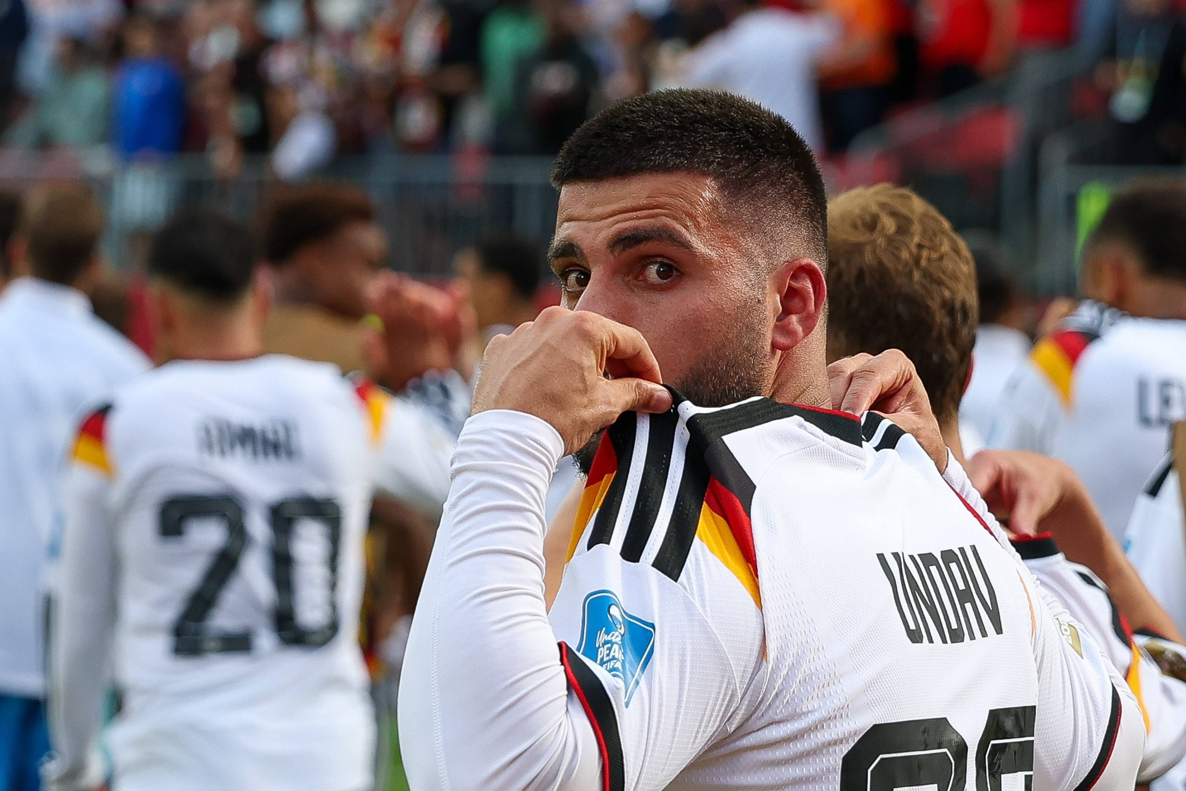 Deniz Undav bejubelt sein 2:1 gegen die Elfenbeinküste bei der WM.