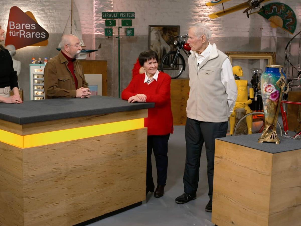 In der Montagsausgabe der ZDF-Sendung „Bares für Rares“ sorgte eine auffällige Vase für Gesprächsstoff. (Bild: ZDF)