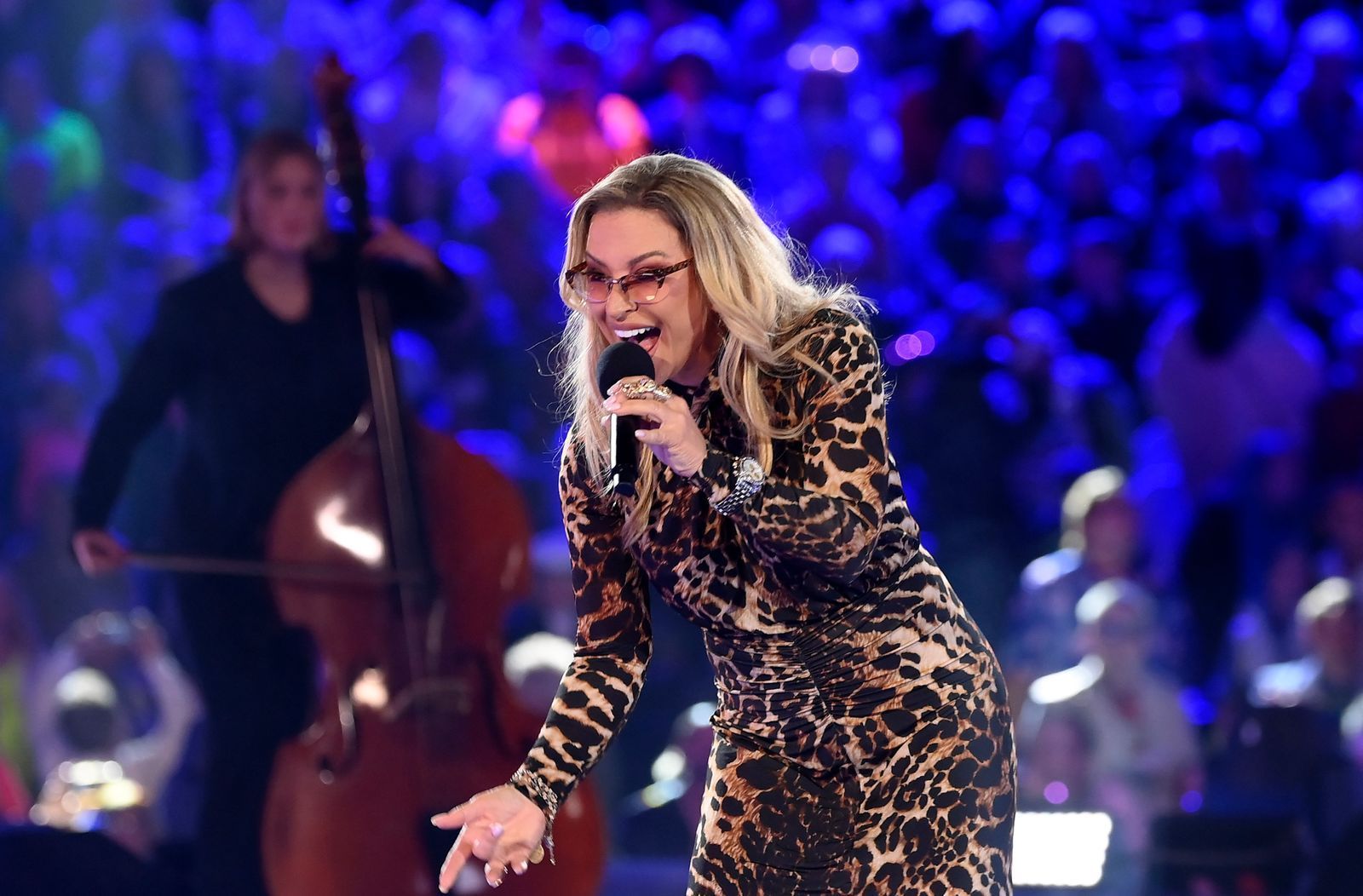 Anastacia hat eine „exklusive Weltpremiere“ versprochen. (Bild: ARD/JürgensTV/Beckmann)