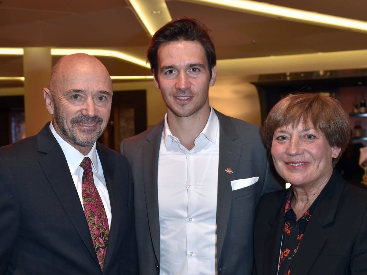 Als Sohn der berühmten Skiprofis Christian Neureuther (links) und Rosi Mittermaier seblst eine Karriere im Skizirkus anzupeilen, war für Felix Neureuther nicht immer einfach. (Bild: Getty Images / Hannes Magerstaedt)