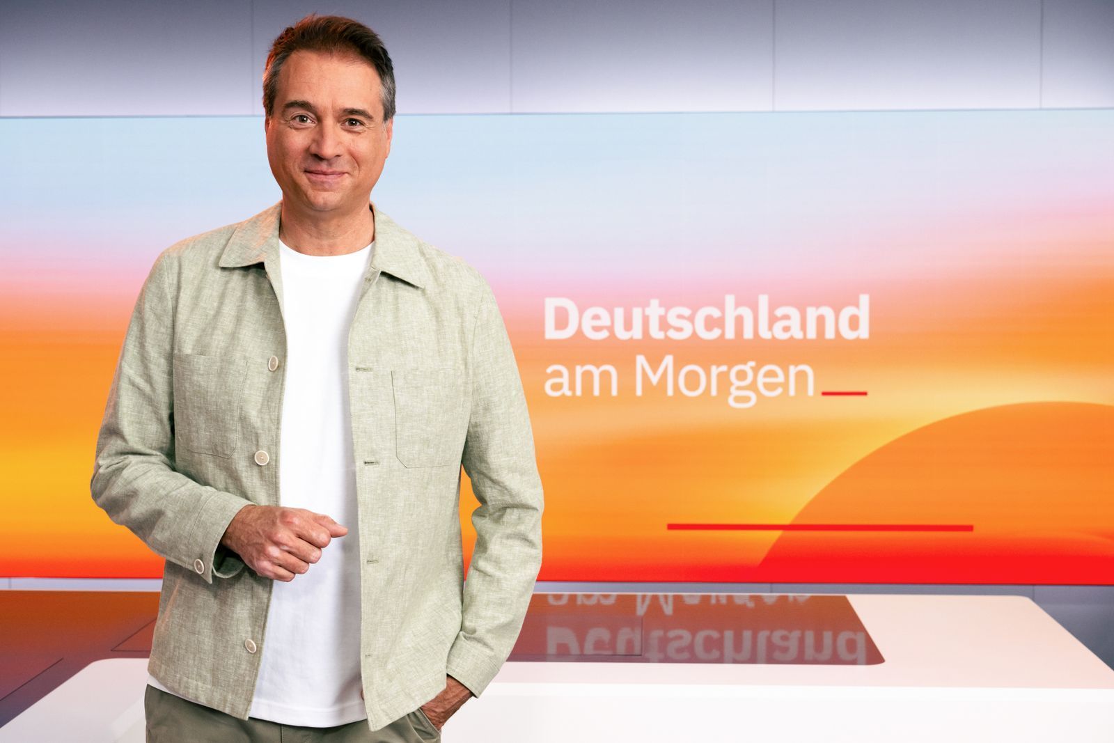 Jörg Boecker moderierte auch schon im öffentlich-rechtlichen Fernsehen, unter anderem im WDR, im NDR und das ARD-Wirtschaftsmagazin „Plusminus“.  (Bild: RTL / Annette Etges)