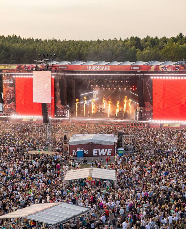 Papa Roach performen auf dem Hurricane-Festival in Scheeßel. Das „Hurricane“ in Scheeßel zählt zu den größten deutschen Open-Air-Festivals und feiert in diesem Jahr 30-jähriges Jubiläum.