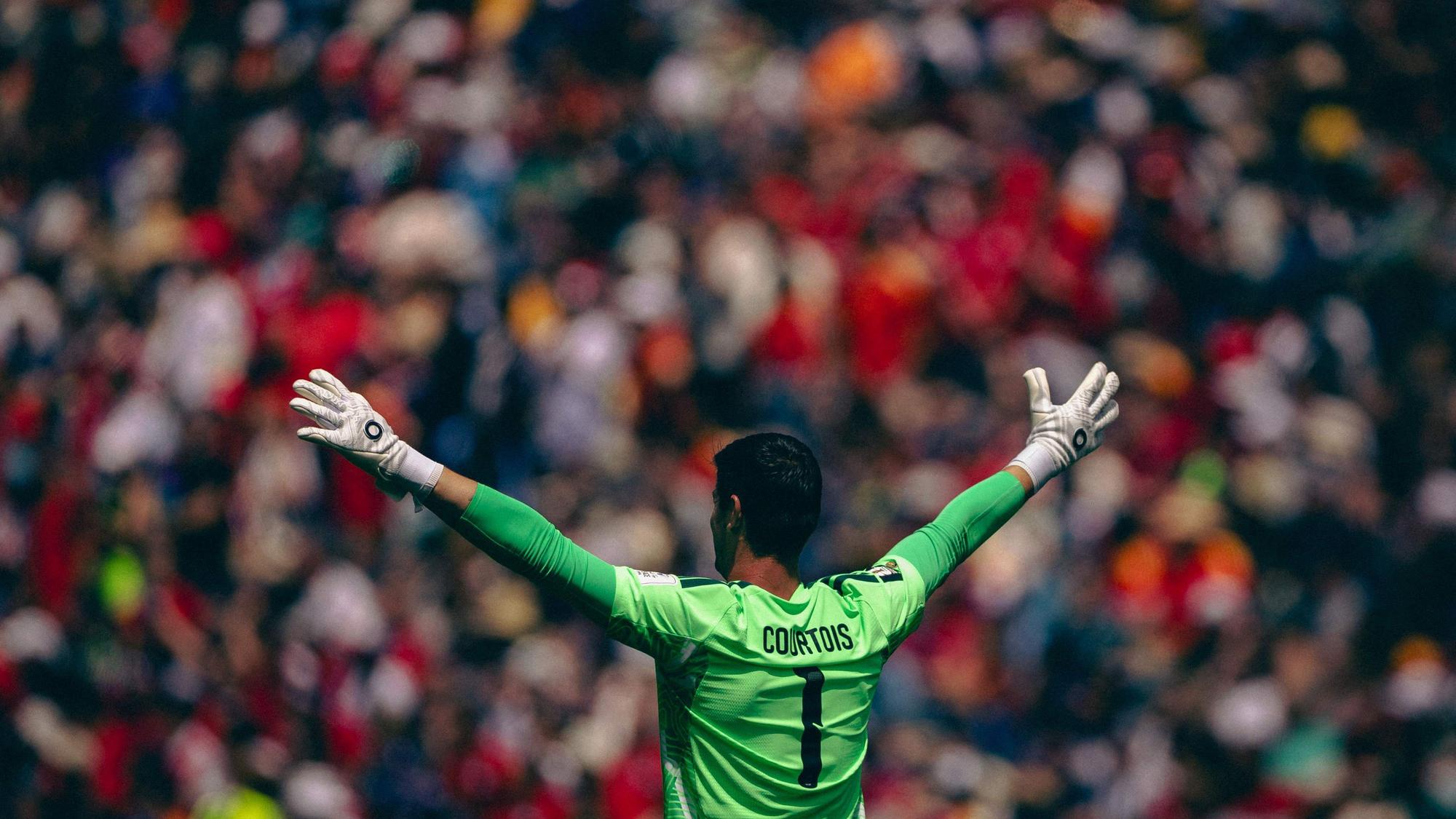 Torwart Thibaut Courtois und Zuschauer