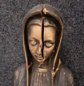 Die Polizei Köln sucht Hinweise zu einer Marienstatue.
