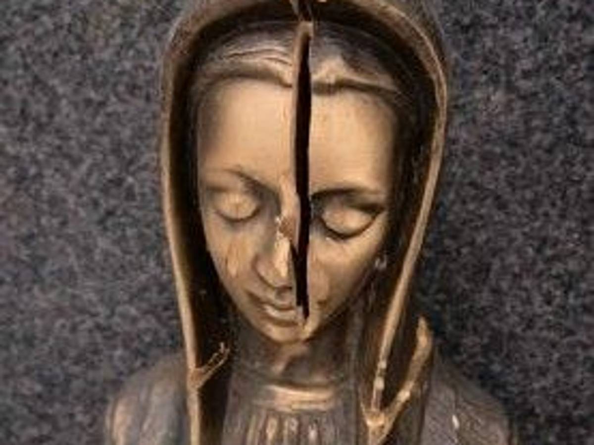 Die Polizei Köln sucht Hinweise zu einer Marienstatue.
