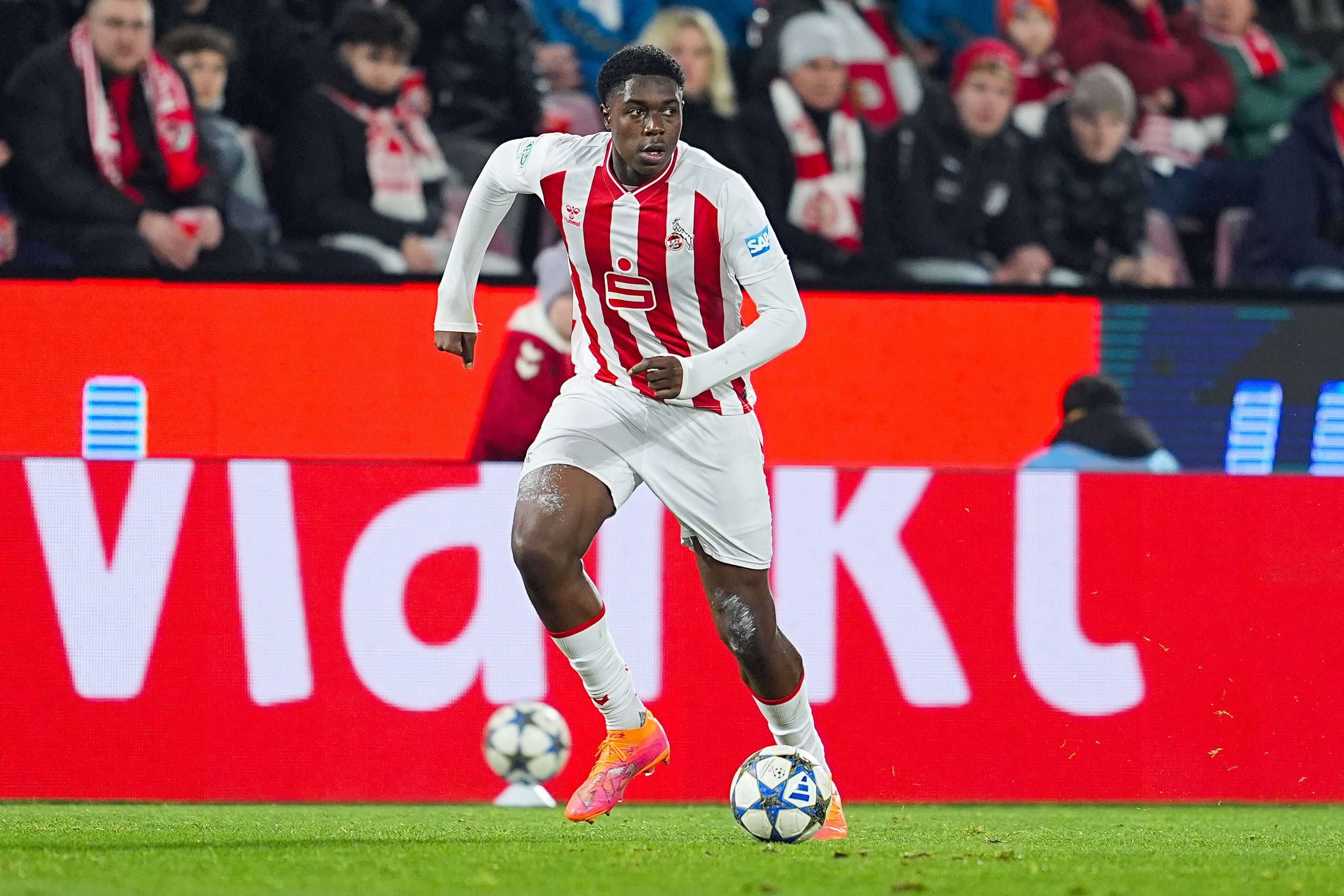 Sechzehntelfinale der Uefa Youth League zwischen dem 1. FC Köln und Inter Mailand: Kölns Assad Kotya-Fofana am Ball