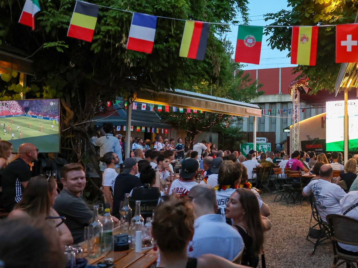 Im Herbrand’s Biergarten wurde das WM-Spiel der DFB-Elf gegen die Elfenbeinküste gezeigt.