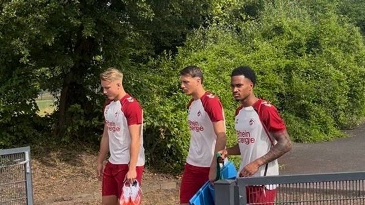 Fynn Schenten, Malek El Mala und David Fürst beim Trainingsstart der U21.
