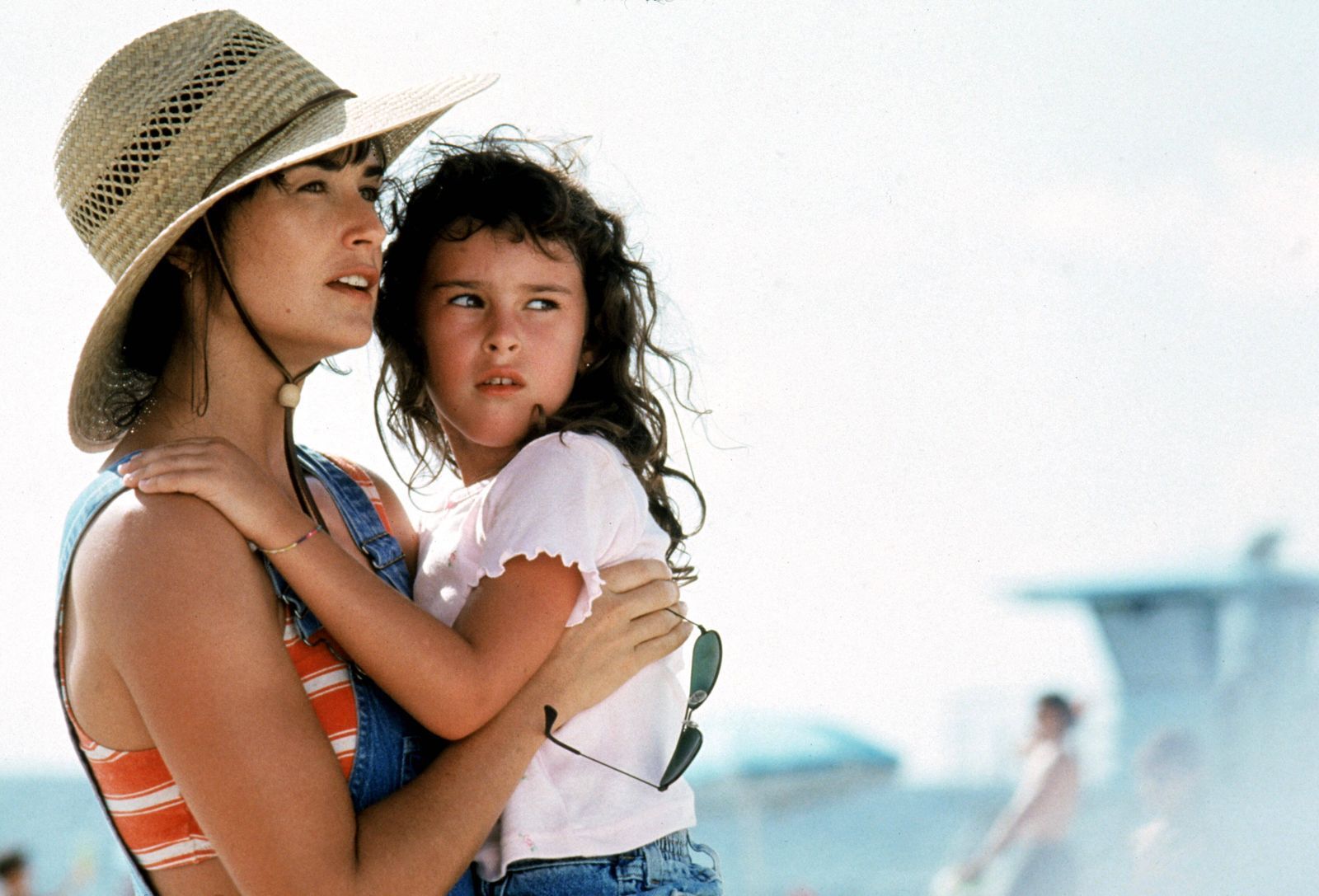 12,5 Millionen US-Dollar erhielt Demi Moore als Gage für ihre Rolle einer liebenden Mutter, die für ihre Tochter alles tun würde. Die kleine Angela spielte Rumer Willis, die Tochter von Moore und Bruce Willis.  (Bild: IMAGO / Allstar)