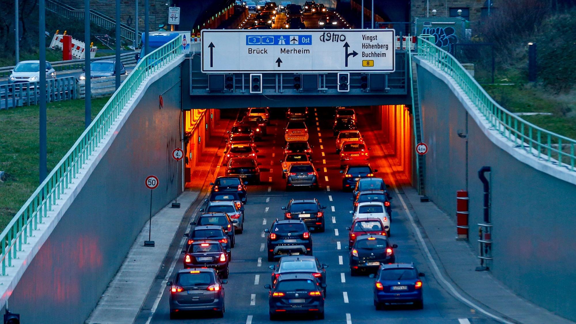 Der Kalker Tunnel in Köln führt auf die Zoobrücke