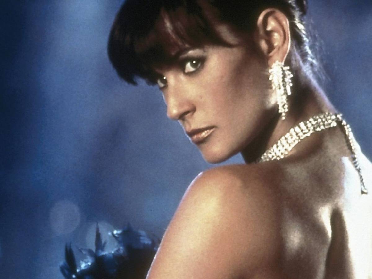 Als Striptease-Tänzerin, die sich verdient das nötige Geld für einen Sorgerechtsprozess verdient, machte Demi Moore vor 30 Jahren Furore. (Bild: Tele 5)