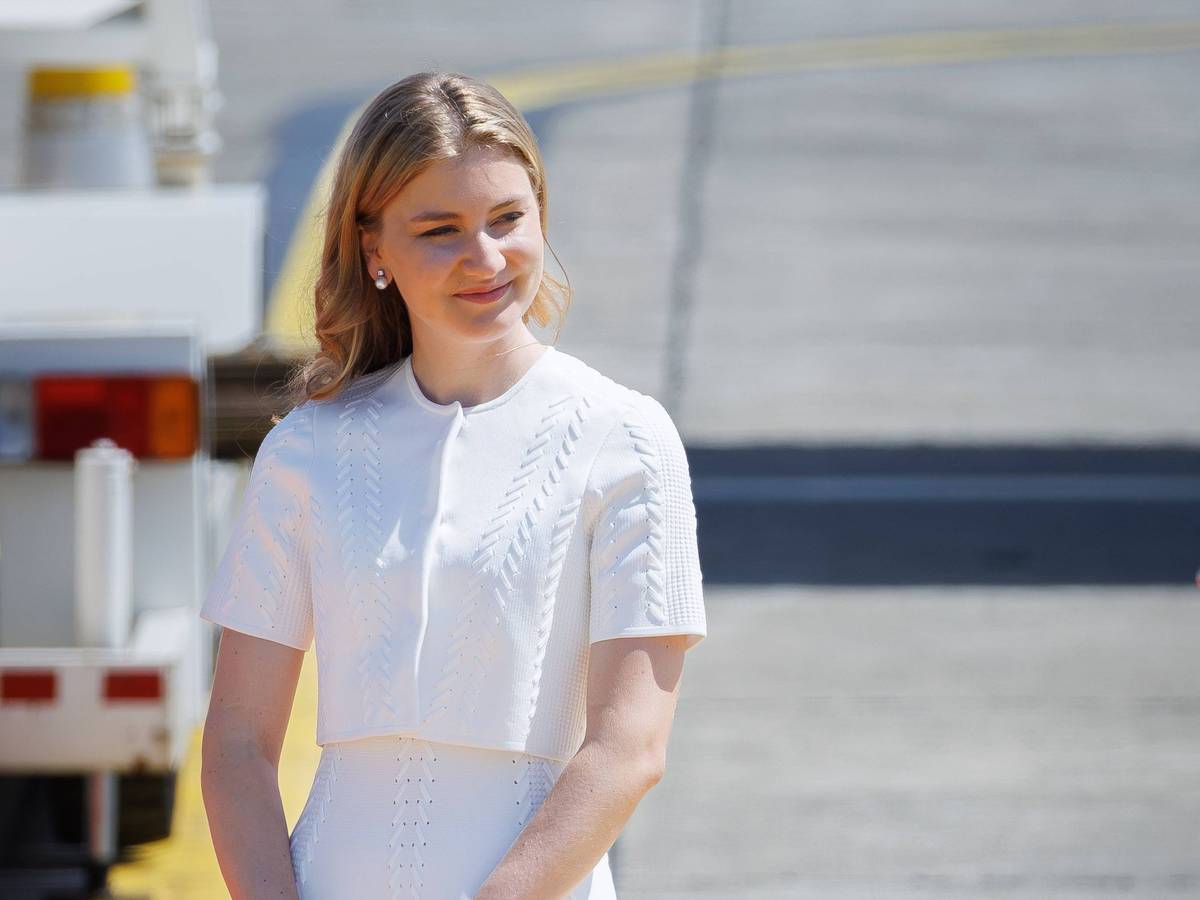 Kronprinzessin Elisabeth von Belgien wartet auf das japanische Kaiserpaar, Kaiser Naruhito und Kaiserin Masako.