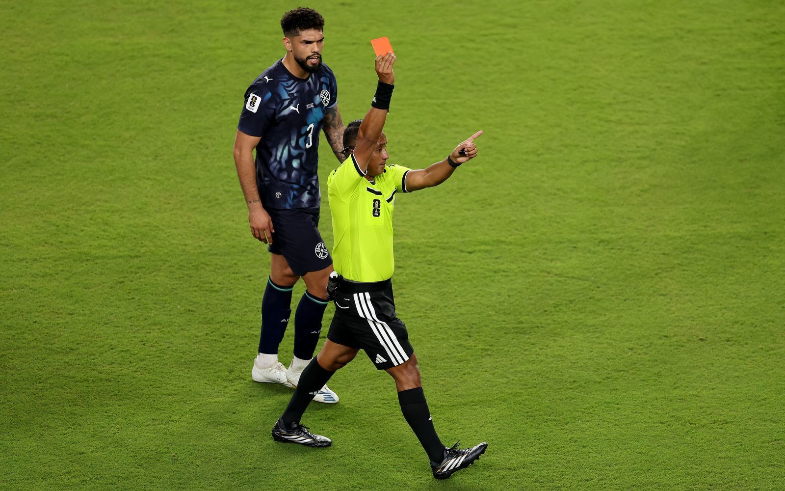 Nach der roten Karte für Spieler Miguel Almiron ließ sich der paraguayanische Radiokommentator Jorge Vera zu einer Wutrede hinreißen. (Bild: 2026 Getty Images/Stu Forster)