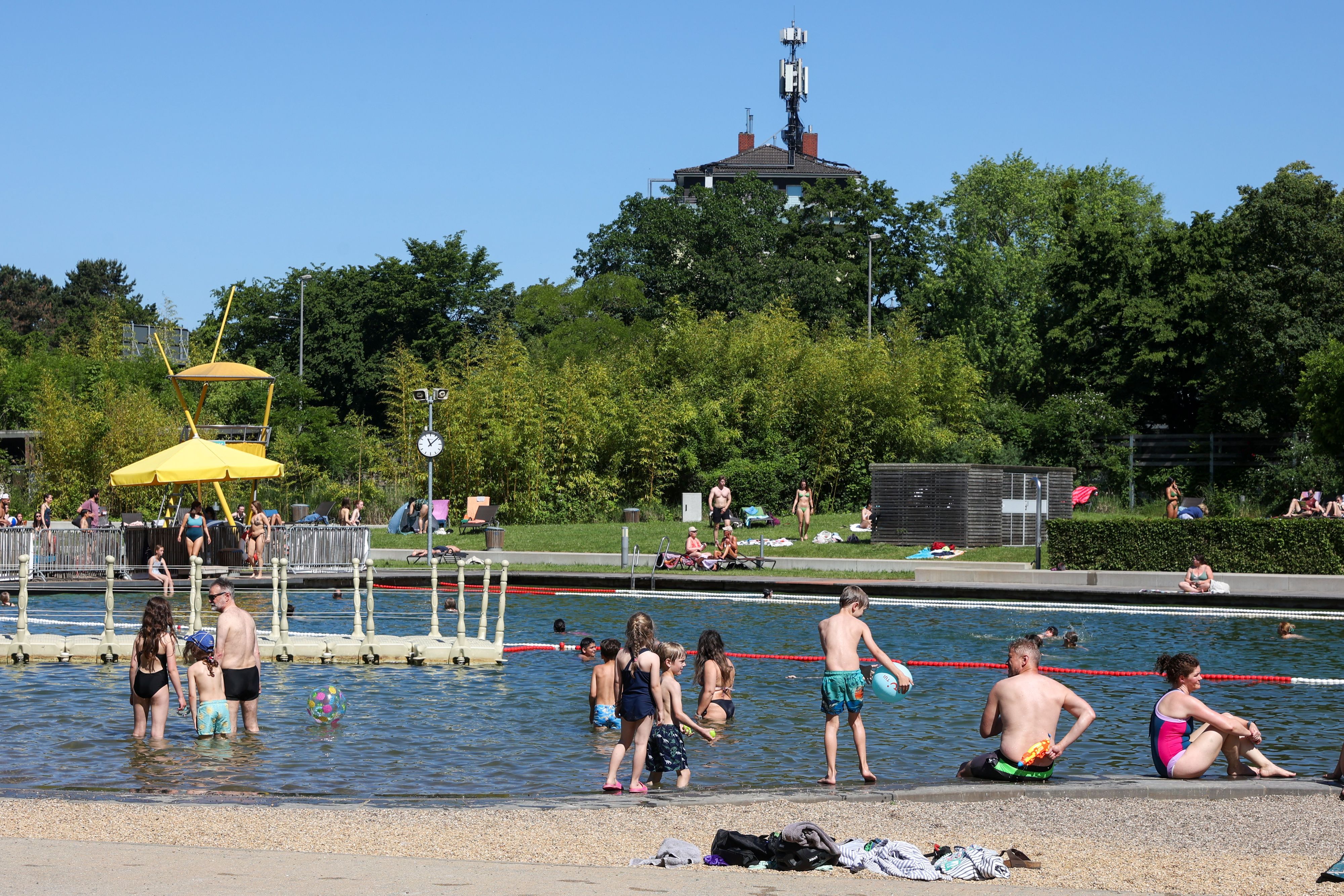 Schluss mit Badespaß: Der Lentpark musste am Montag (22. Juni) schließen.