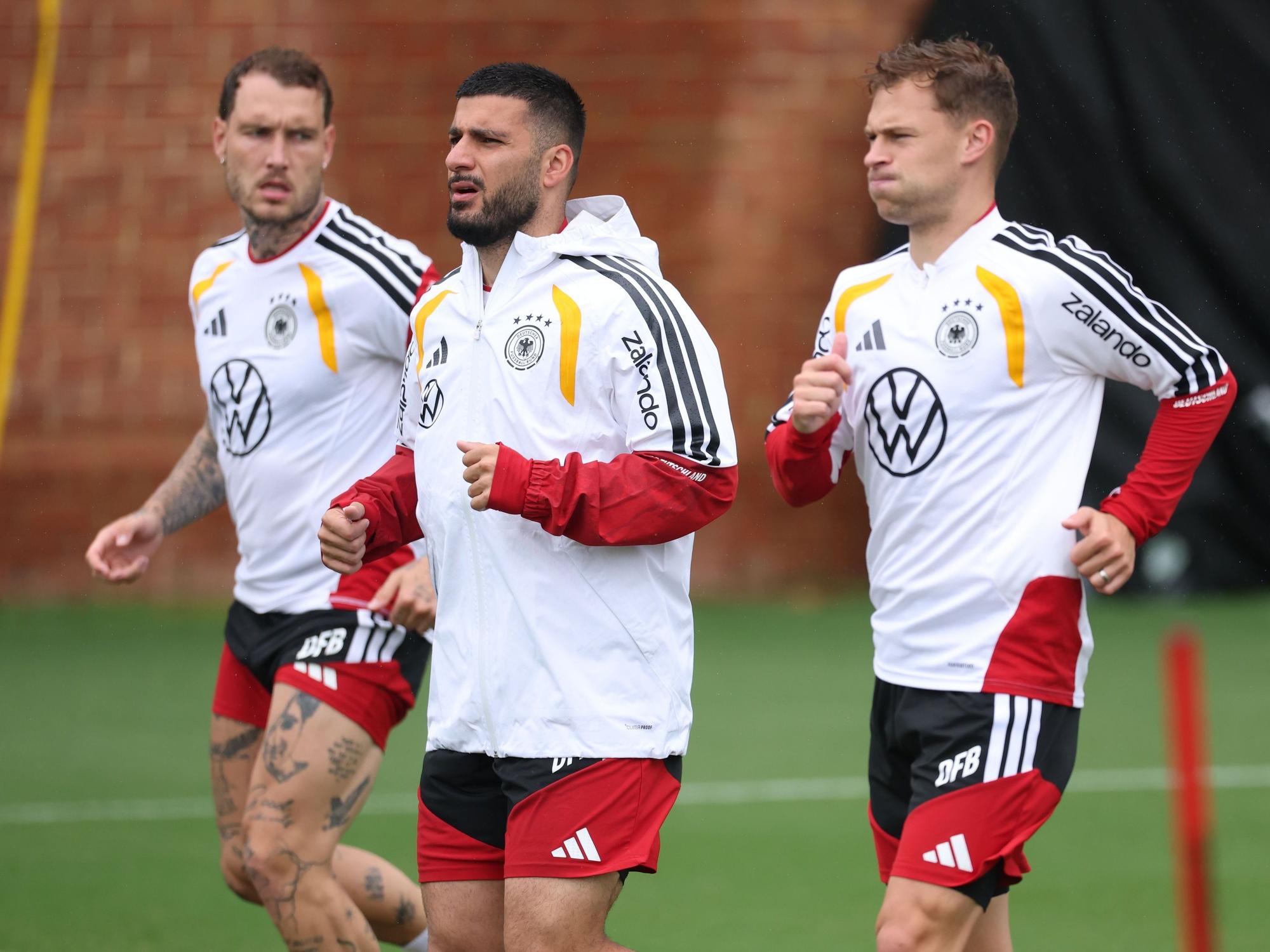 David Raum (l.–r.), Deniz Undav und Joshua Kimmich beim Lauftraining.