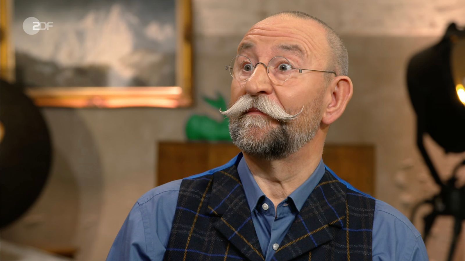 So viel Staunen gibt es selbst bei „Bares für Rares“ und dem begeisterungsfähigen Moderator Horst Lichter nicht alle Tage. (Bild: ZDF)