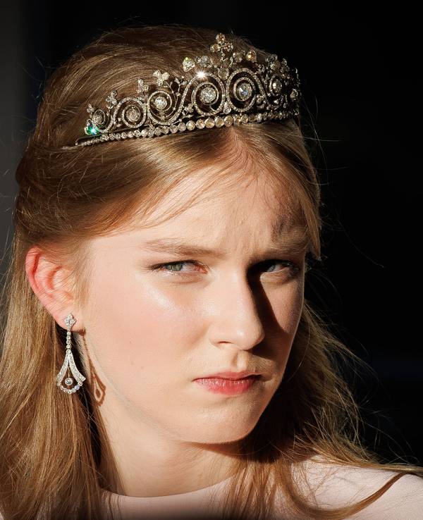 Prinzessin Eléonore, die jüngste Tochter von König Philippe und Königin Mathilde, feierte kürzlich ihr großes Tiara-Debüt.
