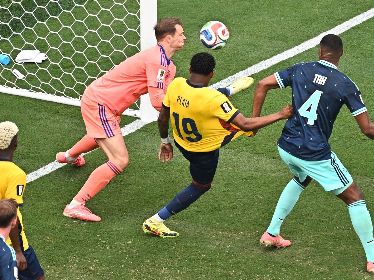 Gonzalo Plata (M, Ecuador) trifft zum 2:1.