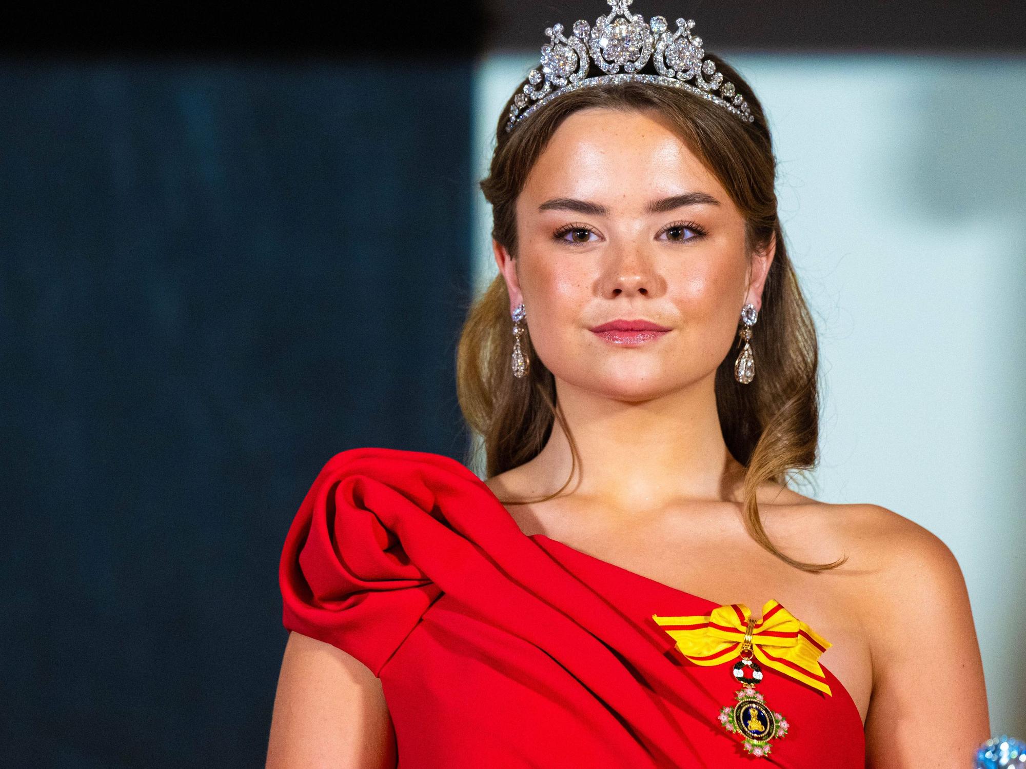 Erst eine Woche zuvor hatte Prinzessin Ariane der Niederlande ebenfalls ihr großes Tiara-Debüt gefeiert.