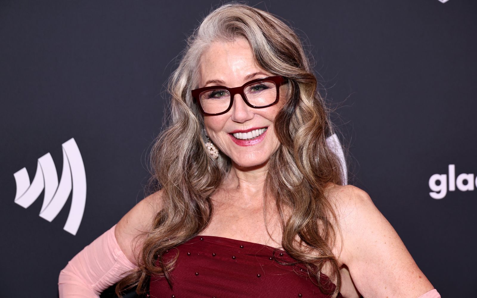 Ihre bekannteste Rolle spielte Mary McDonnell an der Seite von Kevin Costner in „Der mit dem Wolf tanzt“ (1990). Nach „Independence Day“ wurde sie eine gefragte Seriendarstellerin. (Bild: 2024 Getty Images/Jamie McCarthy)