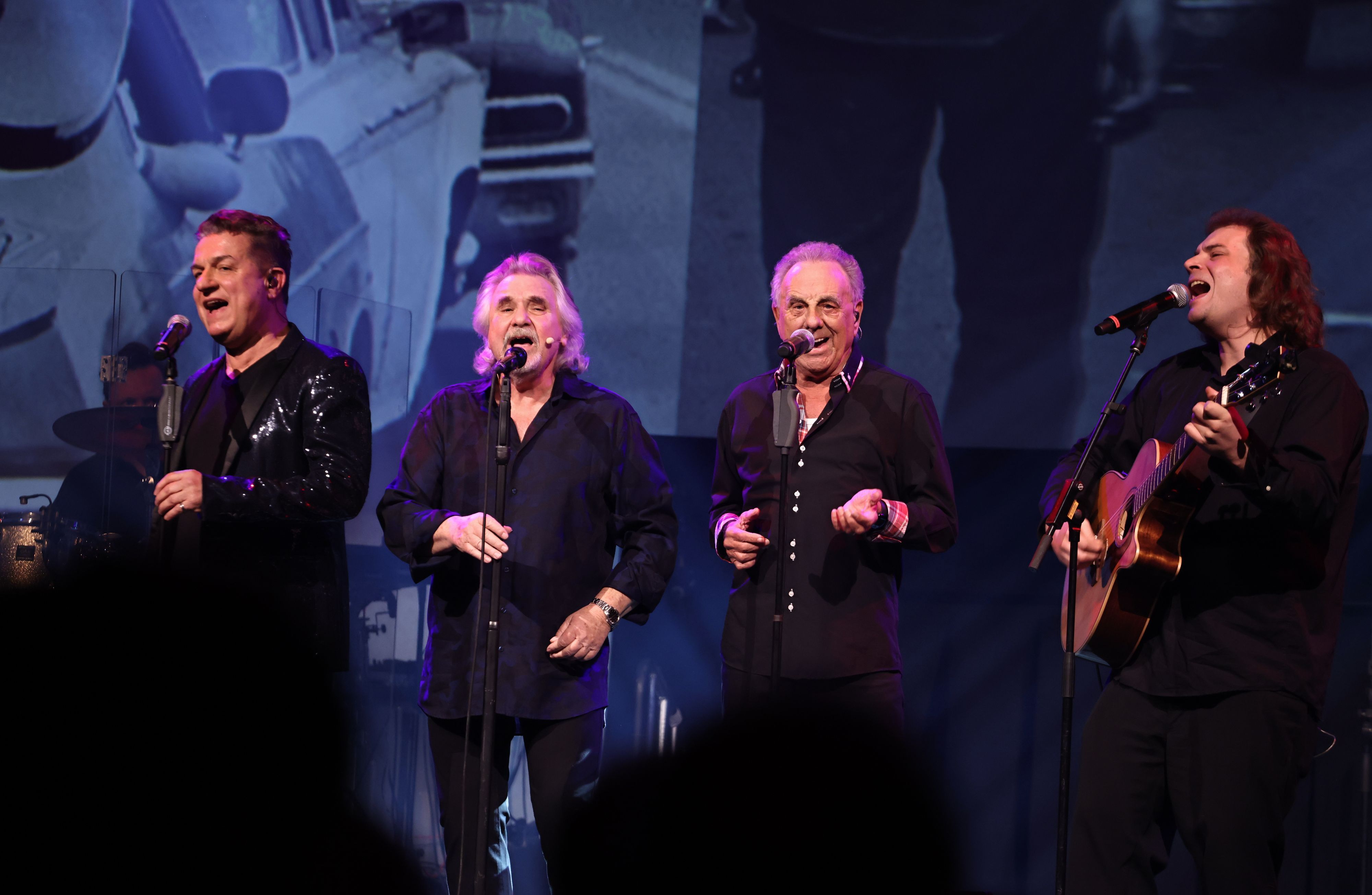 Linus, Tommy Engel, Erry Stoklosa und Robin Duns (v.l.) beim „Weihnachts-Engel“.