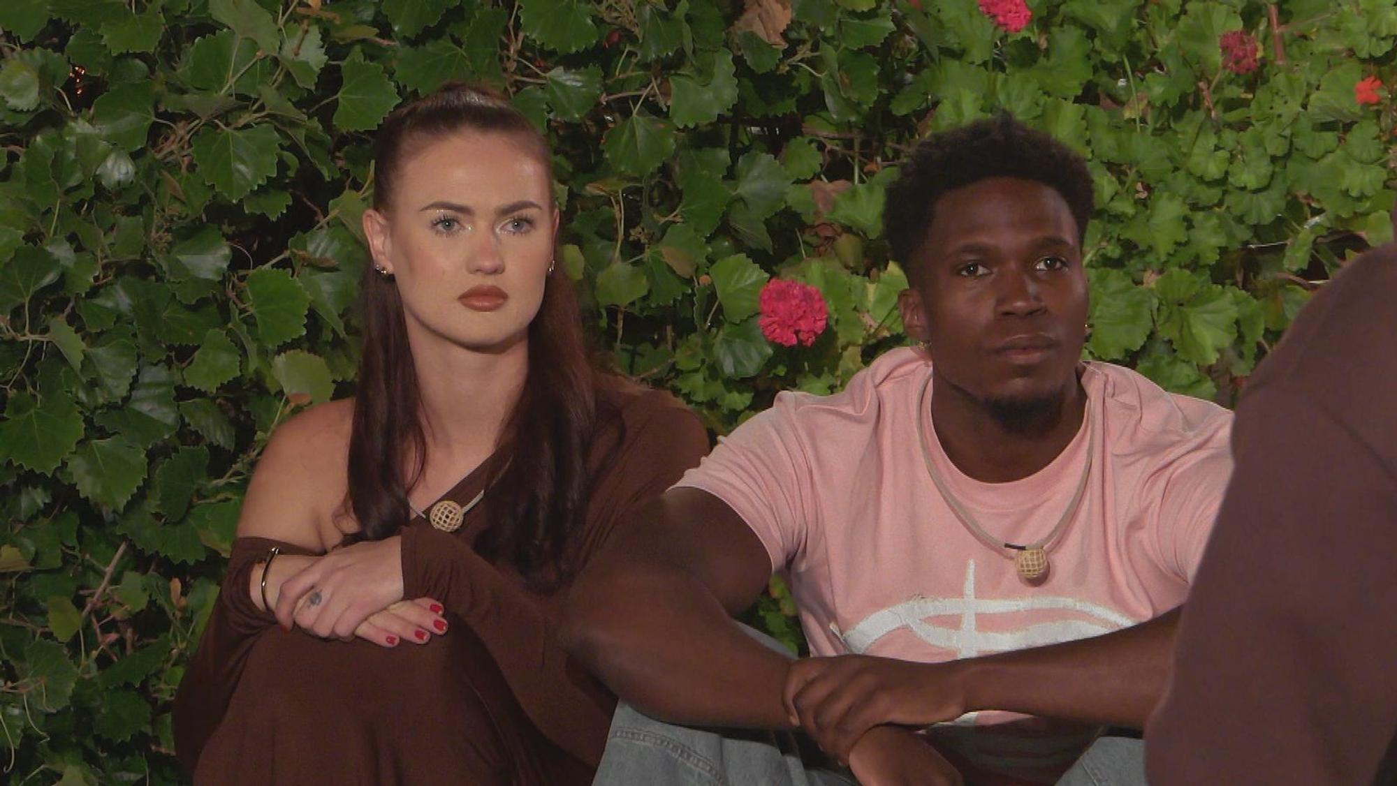 Bianca (links, mit Joshi) kann auch weniger friedlich als hier. (Bild: RTL)