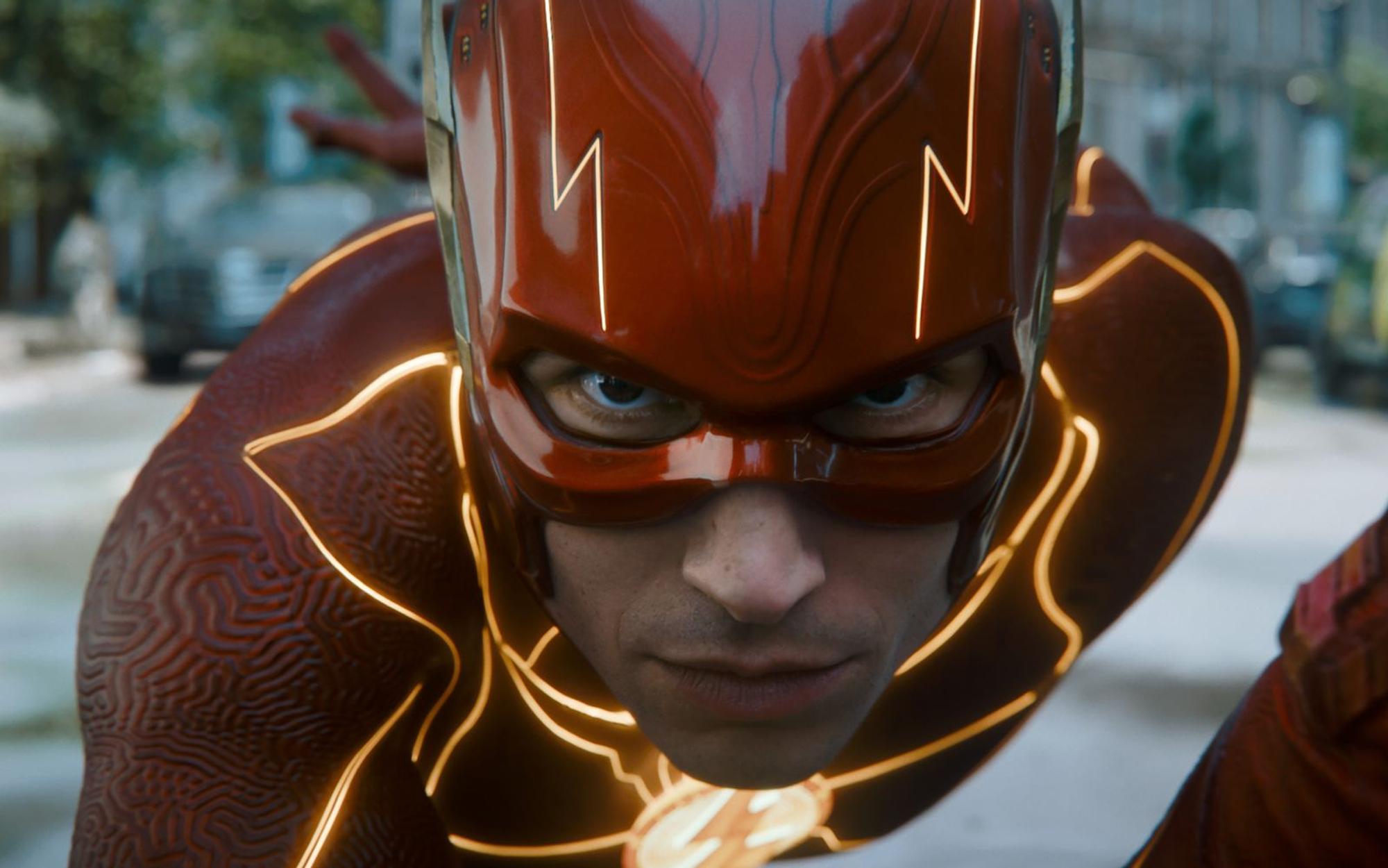 „The Flash“ mit Ezra Miller (Bild) in der Hauptrolle war ein Flop. Vielleicht auch deshalb gibt es für The Flash (vorerst) keine Zukunft im DCU. (Bild: 2023 Warner Bros. Entertainment)