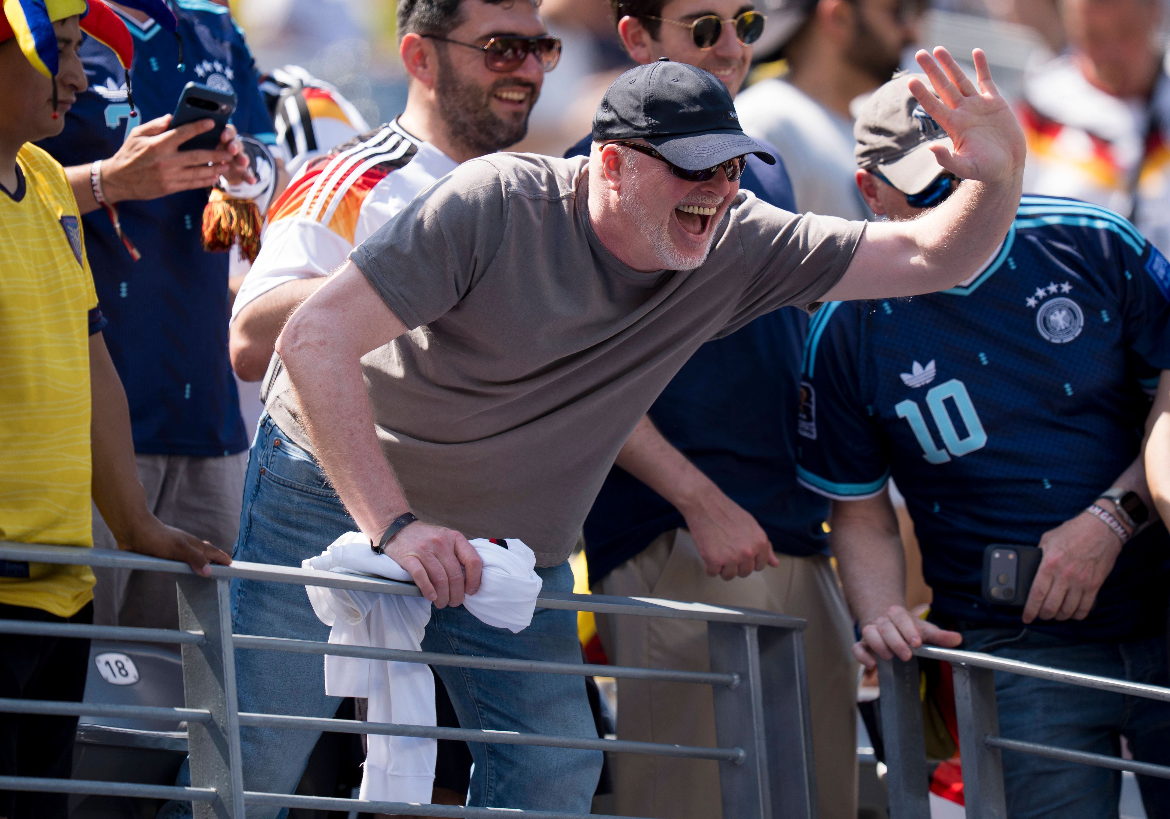 Stefan Raab beim WM-Spiel zwischen Deutschland und Ecuador.