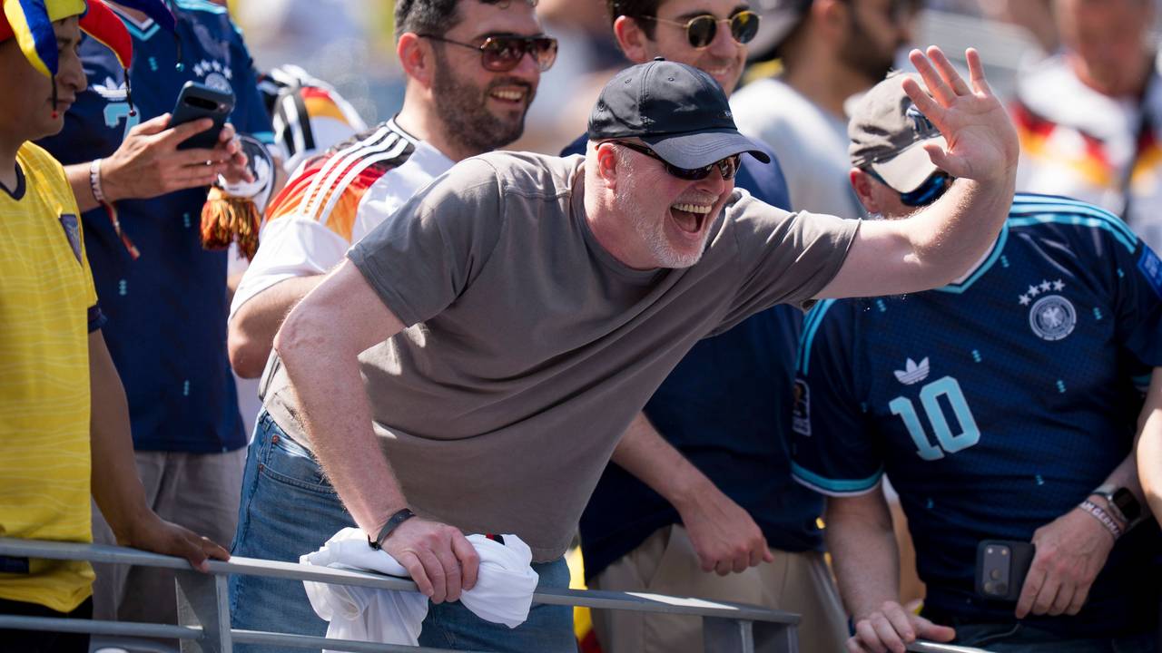Stefan Raab beim WM-Spiel zwischen Deutschland und Ecuador.