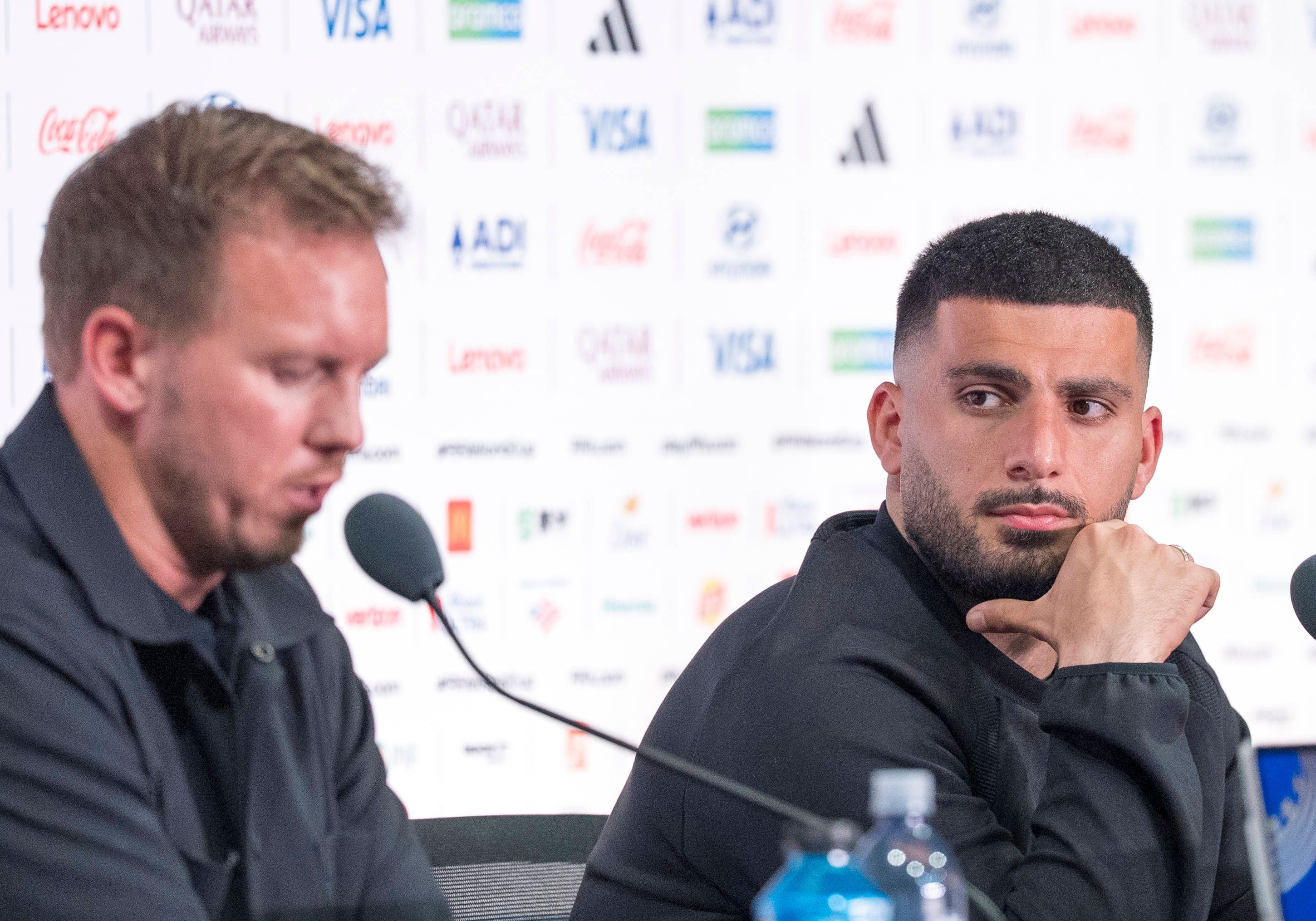 Der Bundestrainer auf der Pressekonferenz vor dem Spiel gegen Ecuador