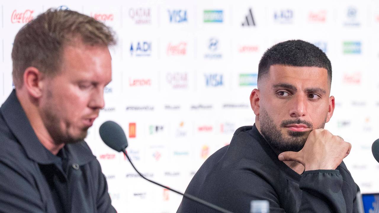Der Bundestrainer auf der Pressekonferenz vor dem Spiel gegen Ecuador