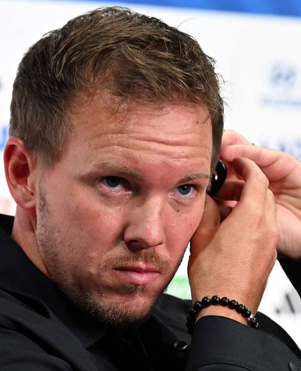 Bundestrainer Julian Nagelsmann nimmt an der Pressekonferenz teil.