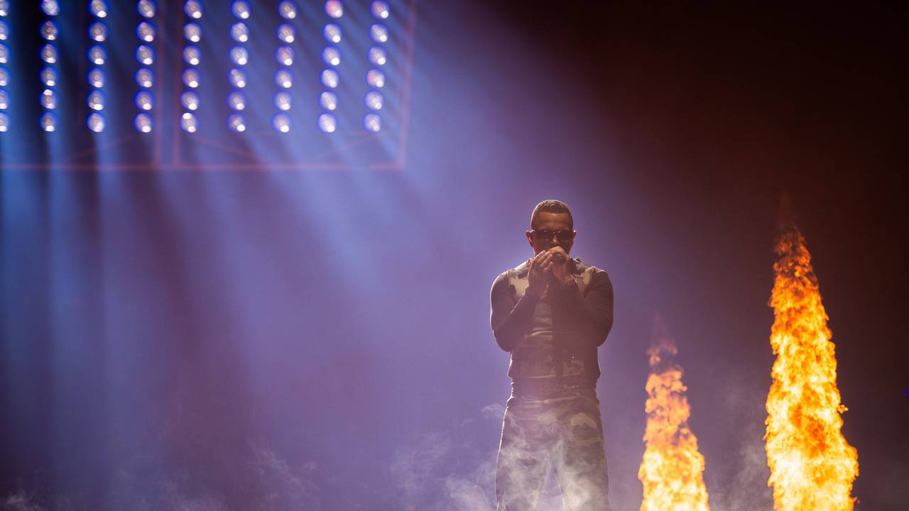 Rapper Luciano auf der Bühne.