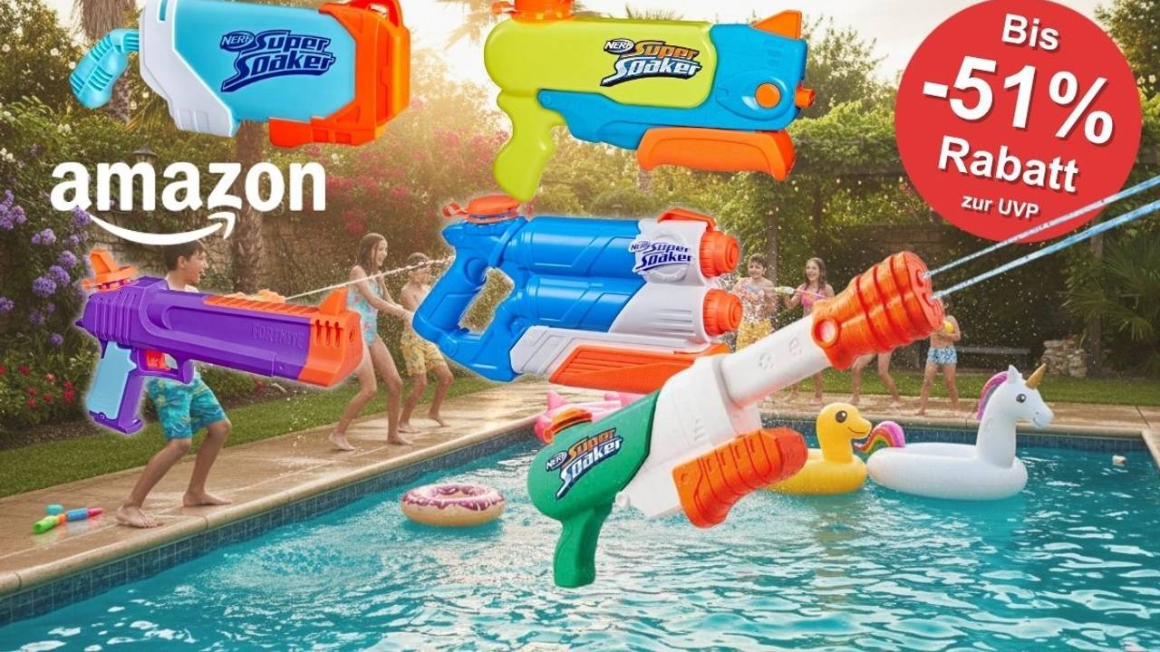 Mehrere Nerf Super Soaker Wasserpistolen verschiedener Modelle vor einem Swimmingpool im Sommer, Amazon-Logo und Rabatthinweis bis zu 51 % zur UVP