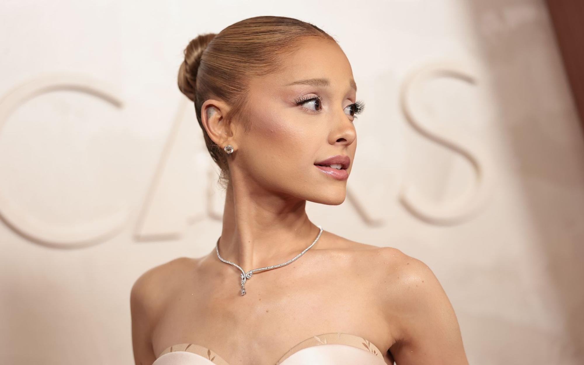 In einem Interview spricht Ariana Grande über ihren Ruhm und auch die Selbstzweifel, die sie stets begleiteten. (Bild: 2025 Getty Images/Monica Schipper)