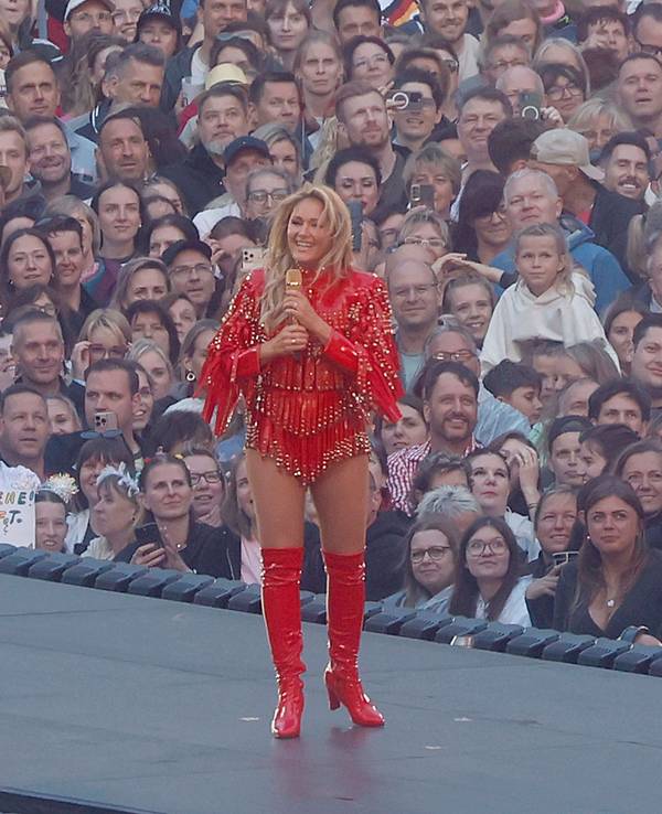 Helene Fischer (hier bei ihrem Auftritt im Olympiastadion): Schon vor den Konzerten in Köln gibt es reichlich Diskussionen darüber, ob sie wegen der hohen Temperaturen abgesagt werden sollten, oder nicht.