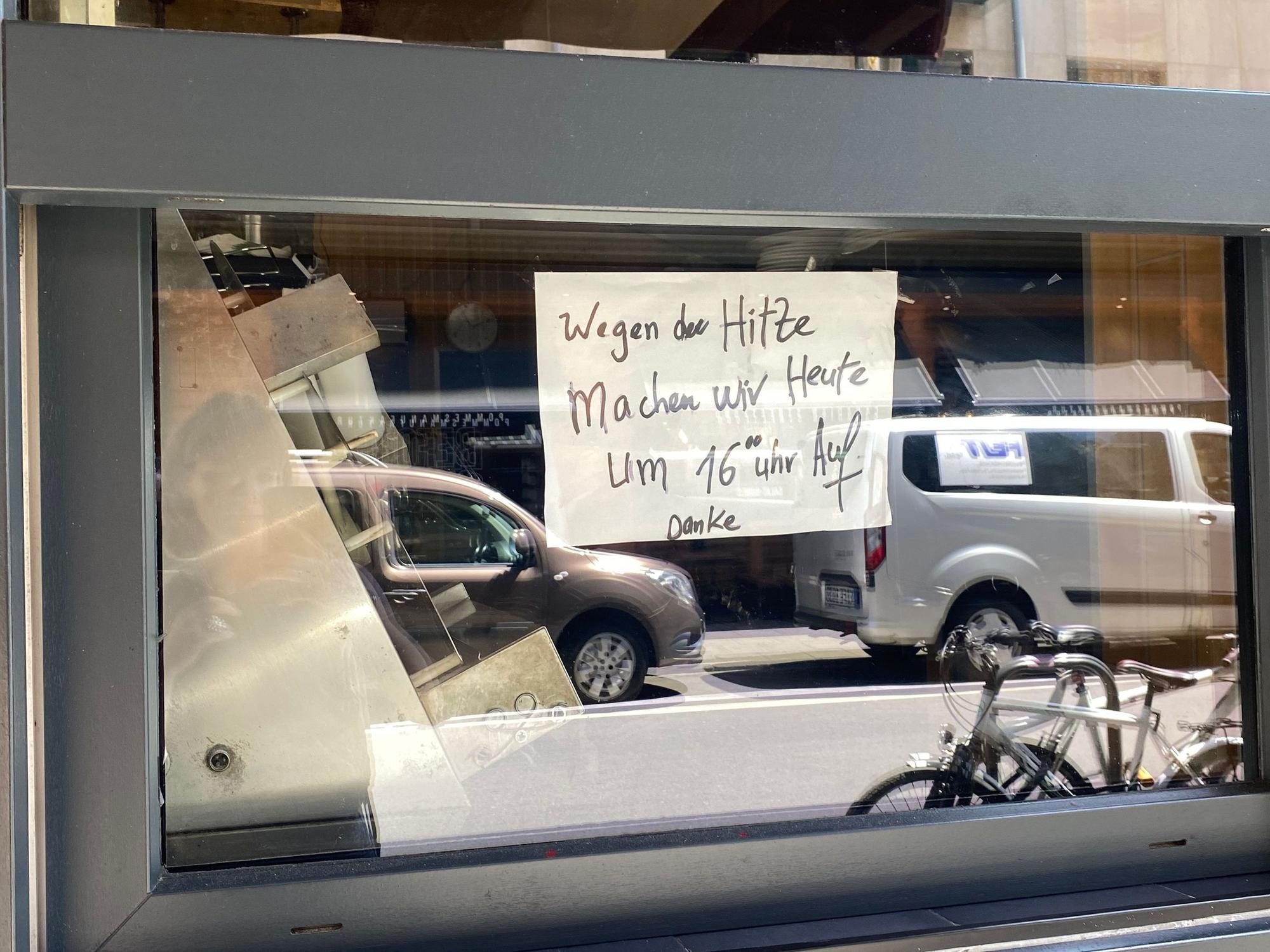 Die Pizzeria PiZz am Friesenwall reagiert auch auf die Hitze.