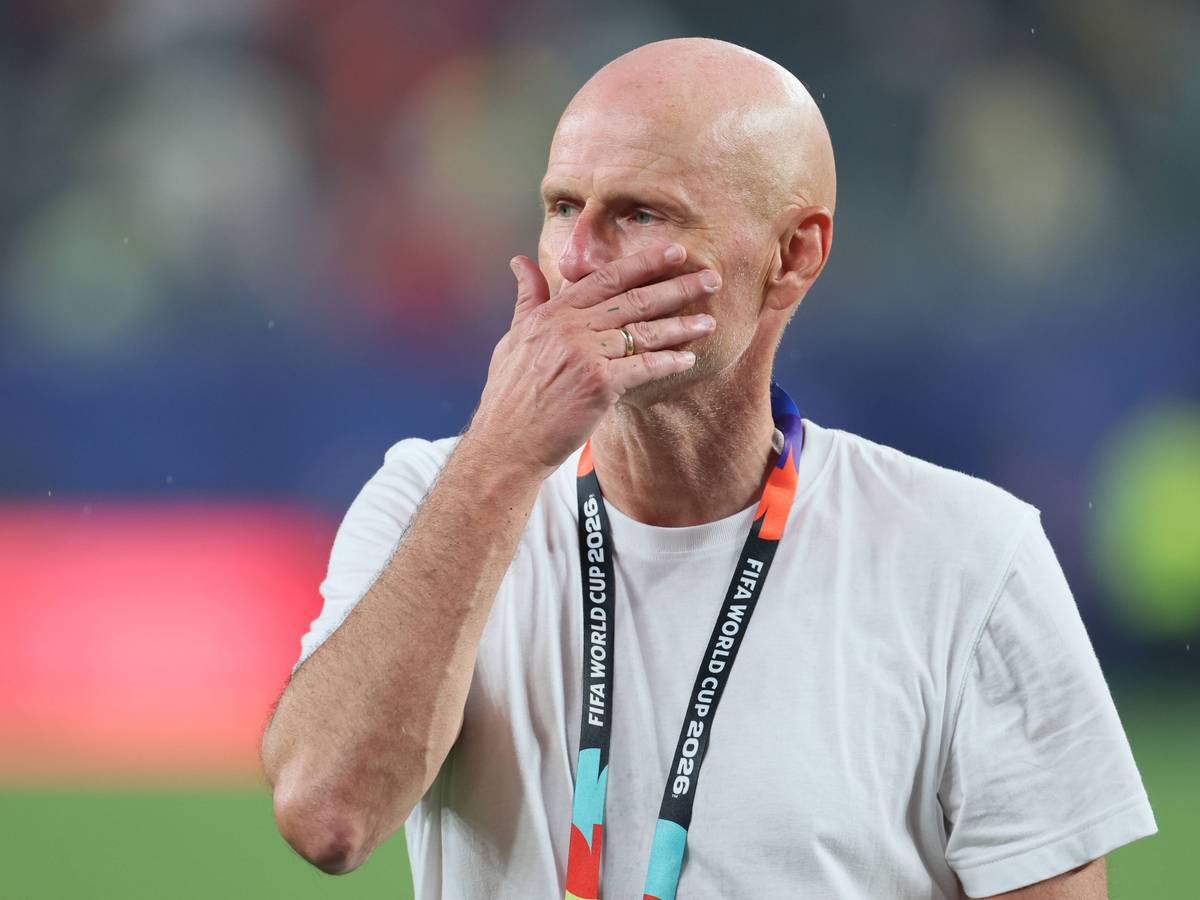 Stale Solbakken mit Geste.