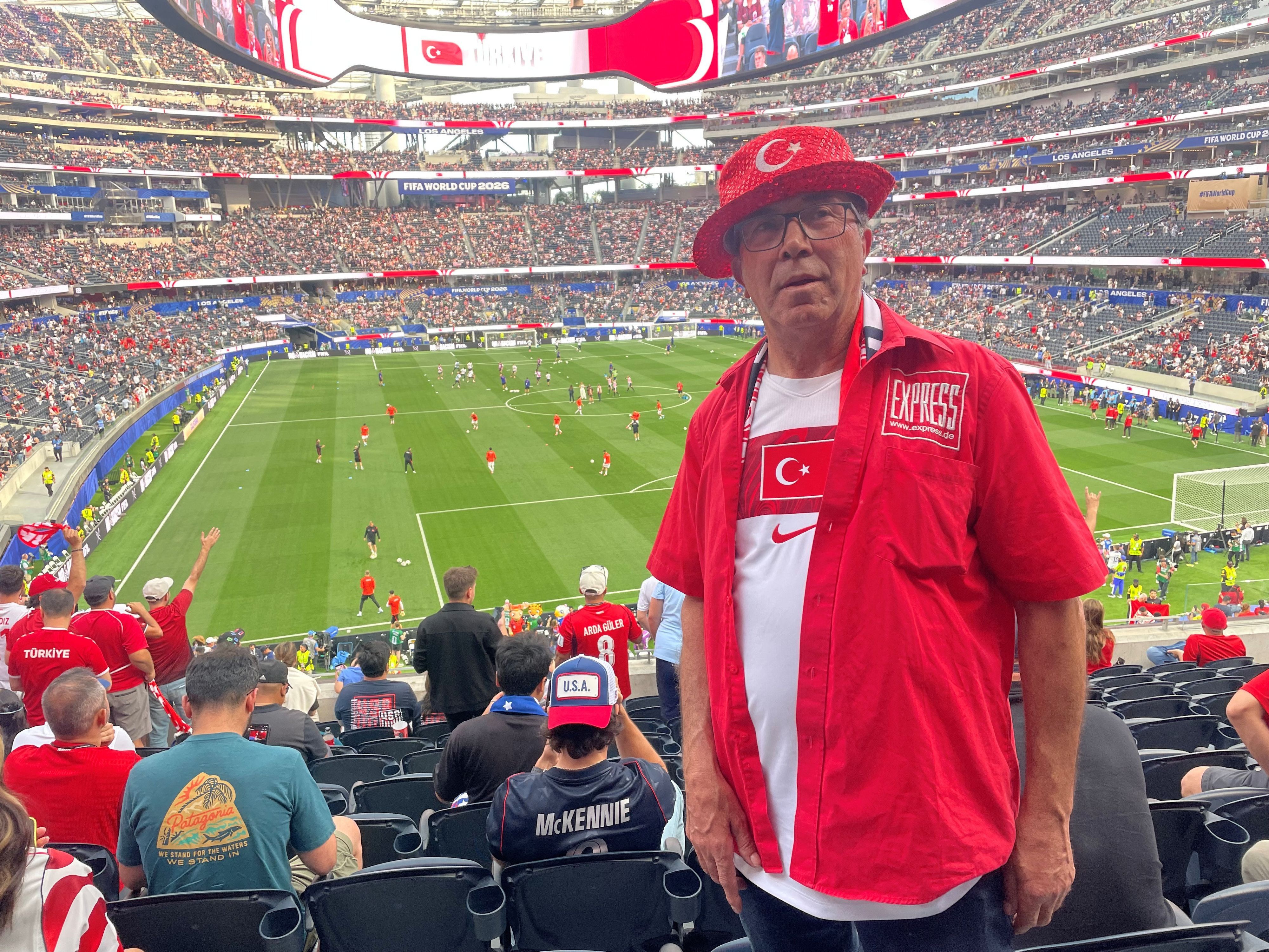 Halil Cetin im Stadion von Los Angeles