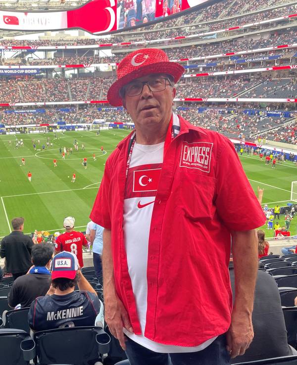 Halil Cetin im Stadion von Los Angeles