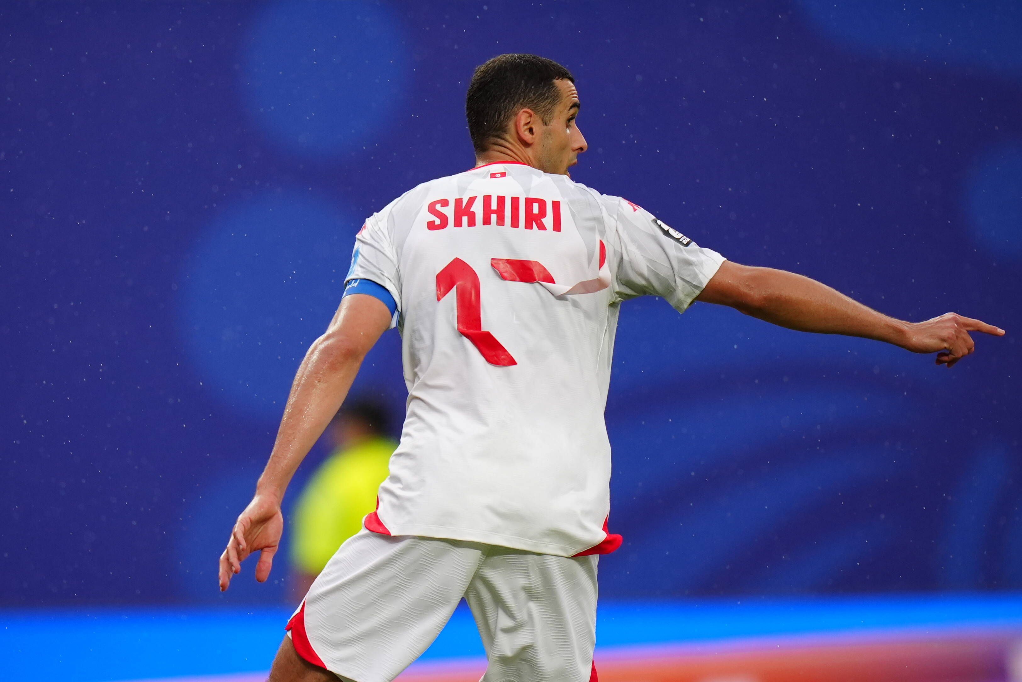 Die Rückennummer von Ellyes Skhiri löste sich im Verlauf der WM-Partie von Tunesien gegen die Niederlande vom Trikot.