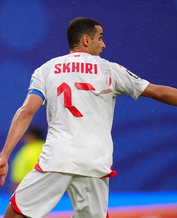 Die Rückennummer von Ellyes Skhiri löste sich im Verlauf der WM-Partie von Tunesien gegen die Niederlande vom Trikot.