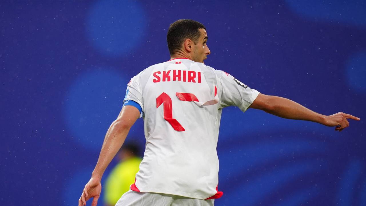 Die Rückennummer von Ellyes Skhiri löste sich im Verlauf der WM-Partie von Tunesien gegen die Niederlande vom Trikot.