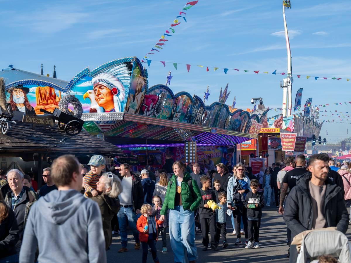 Die Herbstkirmes 2024 in Köln-Deutz. Vor zwei Jahren fand sie zuletzt statt.